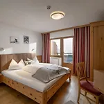 Berghaus Koglmoos 4*